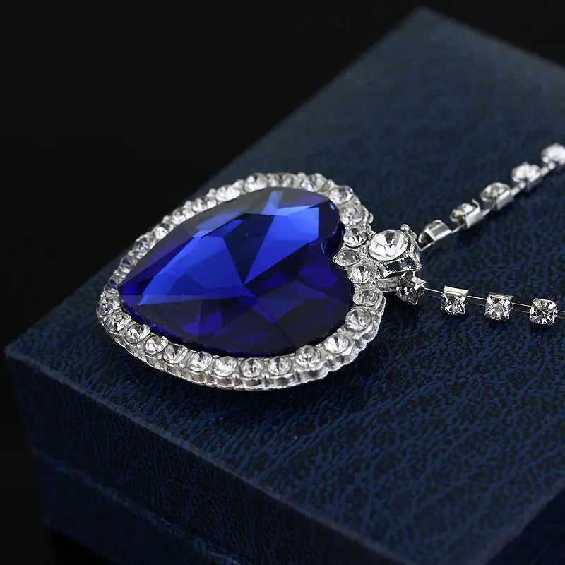 Titanic Heart of the Ocean Necklace - Stylish Crystal Pendant